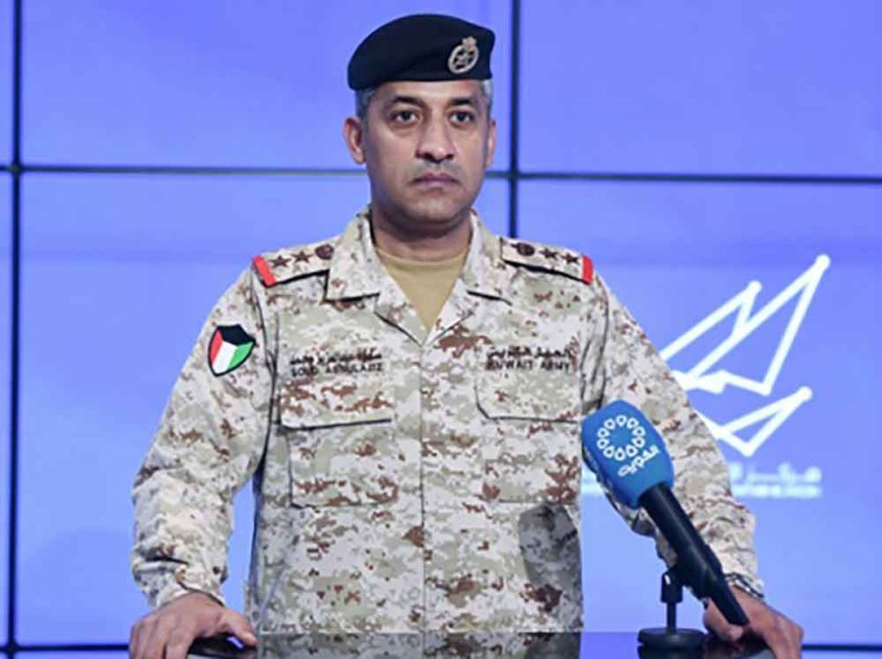 المتحدث باسم وزارة الدفاع الكويتية: اعتراض صاروخين بالستيين و13 طائرة مسيرة معادية في المجال الجوي الكويتي