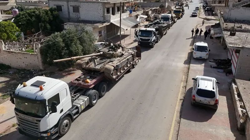باراك ينفي.. "لم نحث سوريا على المساعدة في نزع سلاح حزب الله"
