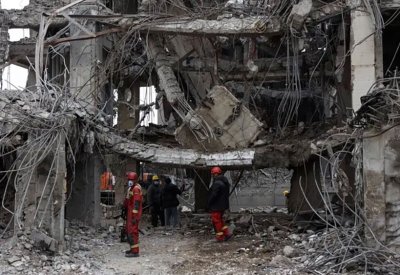 إيران ترد على القصف بالصواريخ.. وإنذارات تدوي بـ158 موقعاً في إسرائيل