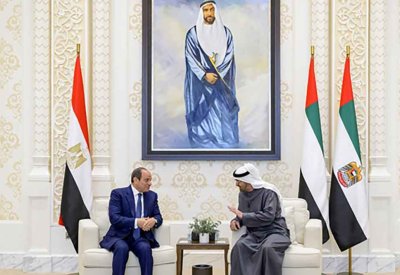 رئيس دولة الإمارات يبحث مع الرئيس المصري مسارات التعاون ويؤكدان ضرورة الوقف الفوري للتصعيد بالمنطقة