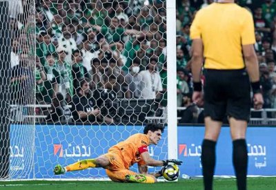 بونو يكرس عقدة الترجيحيات في السعودية.. والاتحاد استثناء