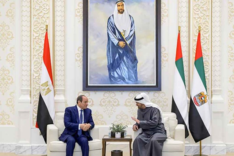 رئيس دولة الإمارات يبحث مع الرئيس المصري مسارات التعاون ويؤكدان ضرورة الوقف الفوري للتصعيد بالمنطقة