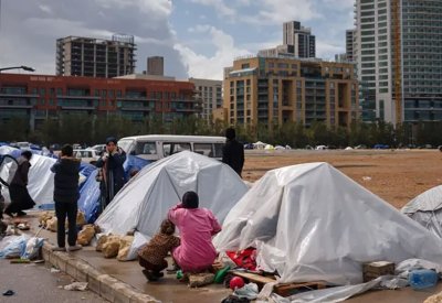 مركز إيواء للنازحين يثير بلبلة في لبنان.. وإليسا تدخل على الخط