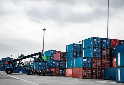 مع توترات "هرمز".. الموانئ السعودية تطلق 5 خدمات ملاحية لضمان سلاسل الإمداد