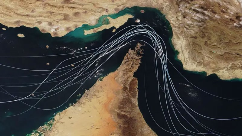 إيران تهدد بزرع الألغام في مضيق هرمز.. إذا هوجمت سواحلها