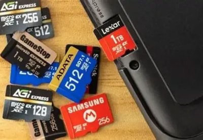 أزمة الذاكرة قد تعيد بطاقات microSD للهواتف الذكية