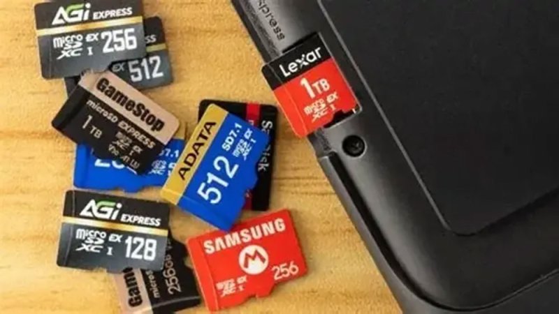 أزمة الذاكرة قد تعيد بطاقات microSD للهواتف الذكية