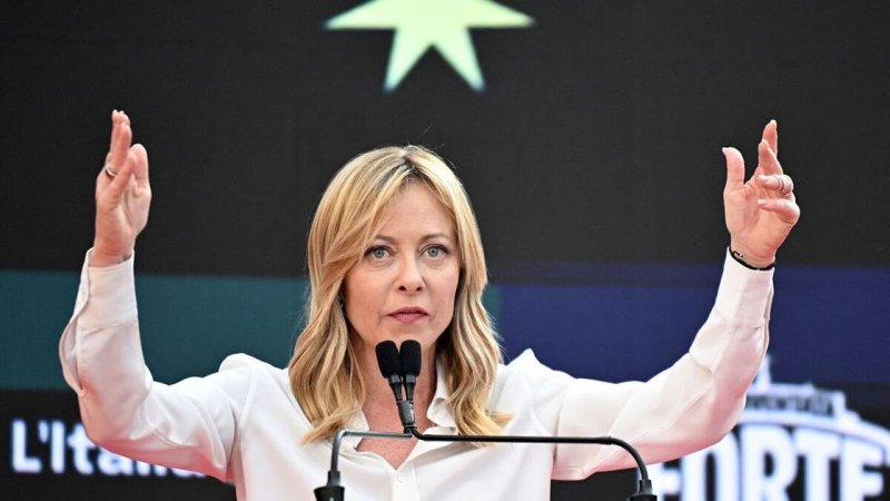 ميلوني تزور الجزائر لتعزيز إمدادات الغاز.. وشراكات اقتصادية جديدة لمواجهة تقلبات الطاقة