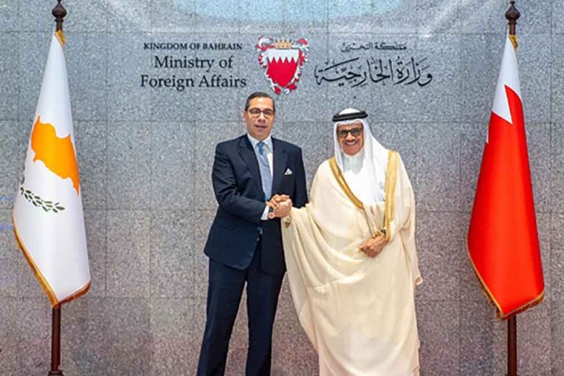 وزير الخارجية يعقد جلسة مباحثات مع وزير الخارجية في جمهورية قبرص