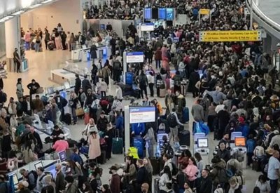 مشجعو كأس العالم يواجهون "وضعاً خطيراً" في مطارات أميركا