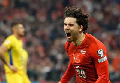 تركيا تهزم رومانيا وتقترب من بلوغ كأس العالم