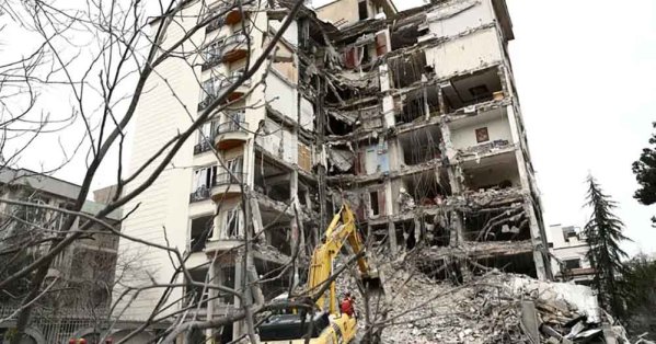 غارات أميركية إسرائيلية تضرب مواقع في طهران ومحيط مهرآباد