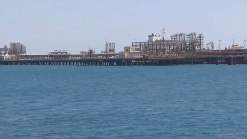 السعودية تقترب من هدف تصدير 5 ملايين برميل نفط عبر ميناء ينبع