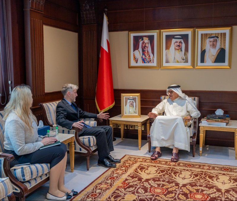 وزير الخارجية يستقبل سفير المملكة المتحدة لدى مملكة البحرين