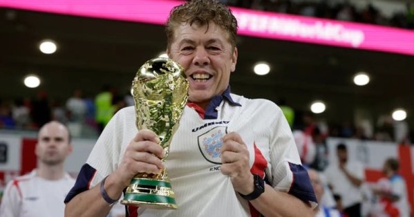 أشهر مشجع لإنجلترا سيبيع منزله لحضور كأس العالم 2026