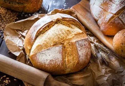 دراسة: تخمير الخبز يحفّز إنزيمات القمح ويعيد تركيب الألياف الغذائية