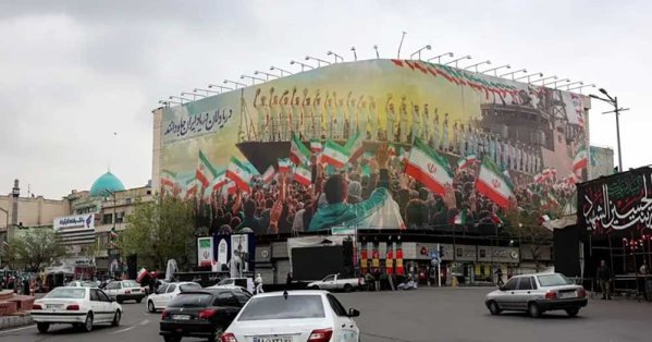 بفيديوهات مفبركة وAI.. إيران تصعد حربها في فضاء الإنترنت