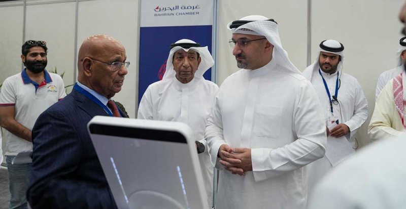 وزير الصناعة والتجارة يطّلع على سير انتخابات غرفة تجارة وصناعة البحرين للدورة الحادية والثلاثين