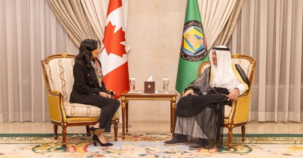 البديوي يستقبل وزيرة خارجية كندا لمناقشة مستجدات الأوضاع الإقليمية وبحث تداعيات التصعيد الخطير الذي تشهده المنطقة