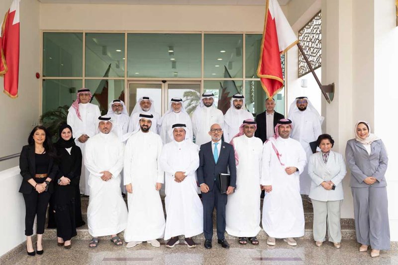 اللجنة المؤقتة في تعزيز كفاءة الأداء المؤسسي للاتحادات والأندية الرياضية تواصل اجتماعاتها بممثلي الاتحادات البحرينية