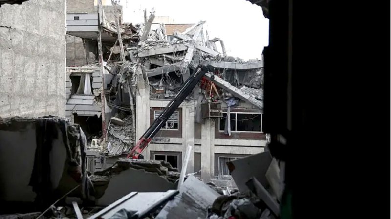 ترامب يخير إيران: التوصل لاتفاق أو تدمير محطات الطاقة وآبار النفط وجزيرة خارك