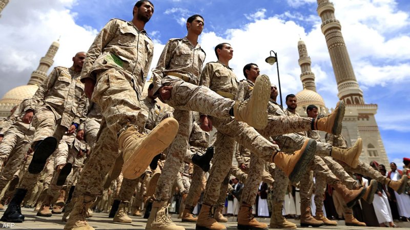 إيران تلعب بورقة الحوثيين لاستهداف الملاحة في البحر الأحمر