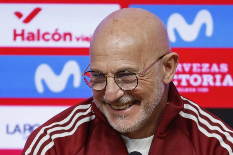 «مونديال 2026»: دي لا فوينتي سعيد بترشيح إسبانيا للتتويج باللقب