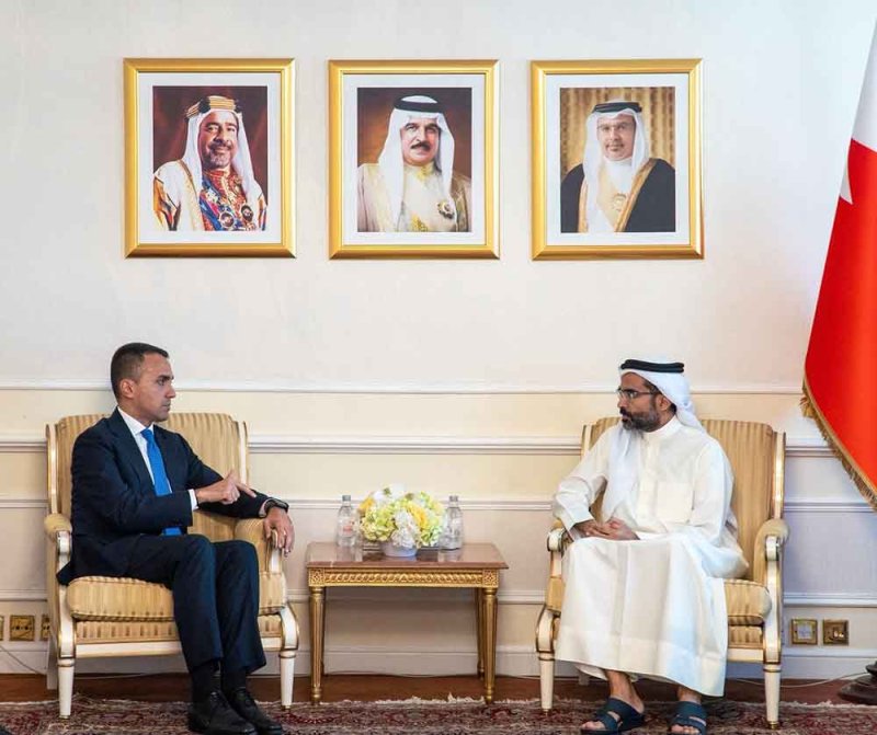مدير عام العلاقات الثنائية بوزارة الخارجية يجتمع مع الممثل الخاص للاتحاد الأوروبي لمنطقة الخليج العربي