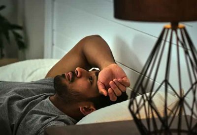 دراسة: تحليل موجات الدماغ أثناء النوم يتنبأ بخطر الخرف قبل سنوات من الأعراض