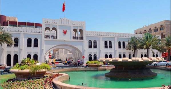 طقس معتدل مع تصاعد الأتربة في بعض المناطق بمملكة البحرين 