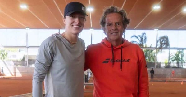 لإيقاف تعثراتها.. شفيونتيك تستعين بالمدرب السابق لنادال