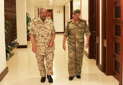 القائد العام لقوة دفاع البحرين يستقبل رئيس الحرس الوطني