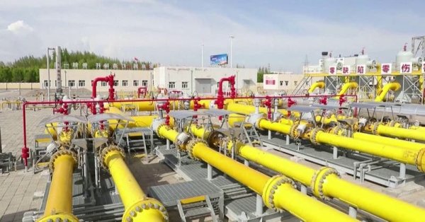 قفزة تاريخية لأسعار النفط الفورية فوق العقود الآجلة بعد توعد ترامب إيران 