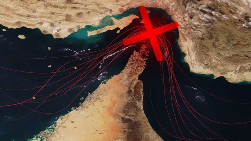 دبلوماسية المضيق.. ماكرون: نخطط لعملية سلمية مع دول أخرى لفتح هرمز