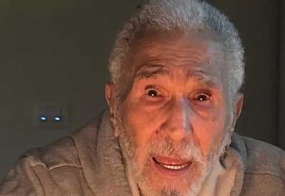 مشكلات تنفسية ونقص الأكسجين.. نقل الفنان عبد الرحمن أبو زهرة للعناية المركزة