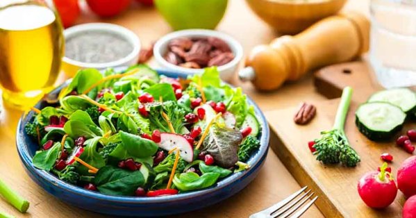 إضافات للسلطة قد تفسد قيمتها الصحية.. تعرف عليها #صحيفة_البلاد 