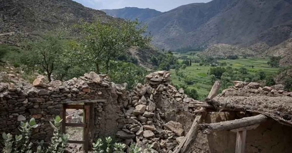 8 قتلى من عائلة واحدة في زلزال ضرب أفغانستان