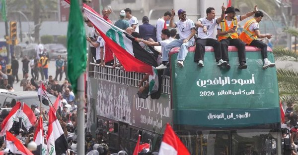 بالصور.. استقبال شعبي ضخم لـ"العراق المونديالي" في بغداد 