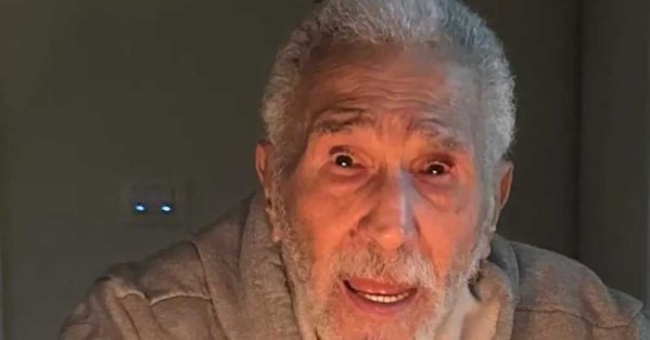 مشكلات تنفسية ونقص الأكسجين.. نقل الفنان عبد الرحمن أبو زهرة للعناية المركزة 