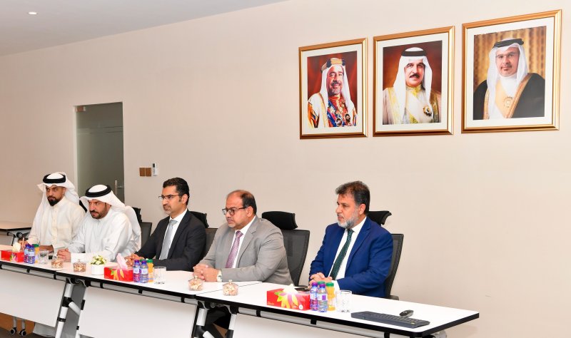 وزير شؤون البلديات والزراعة يزور شركة دلمون للدواجن ويؤكد: تنمية الإنتاج الحيواني ركيزة لتعزيز الأمن الغذائي