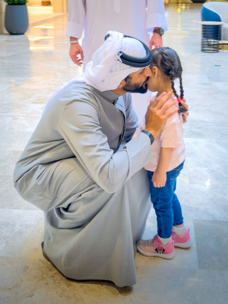 ناصر بن حمد وخالد بن حمد يزوران “مراسي غاليريا”