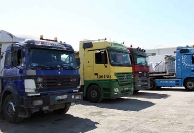 166 ألف شاحنة بضائع عبرت من السعودية لدول الجوار منذ 28 فبراير