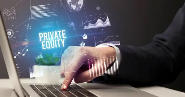 لماذا تتجه صناديق الاستثمار بقوة نحو الأسهم الخاصة؟ 
