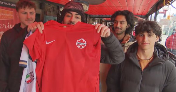 كندا تقنع ذوي الأصول الإيطالية باستبدال قمصانهم 