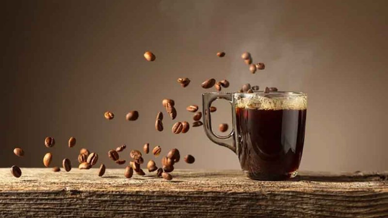 توقيت شرب القهوة قد يحدد مدى فائدتها الصحية