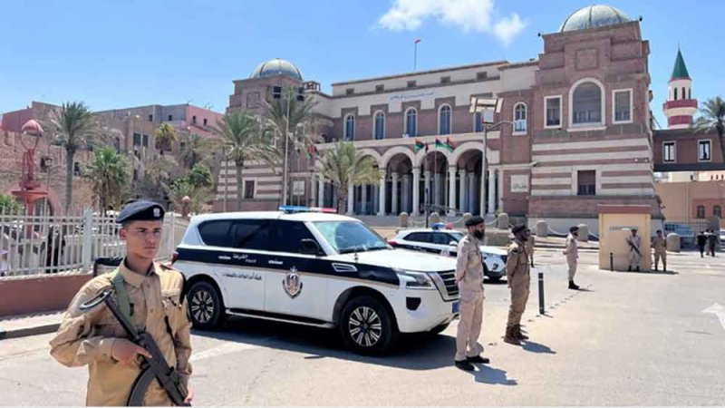 مصرف ليبيا يخصص ملياري دولار لتغطية الاعتمادات المستندية والأغراض الشخصية
