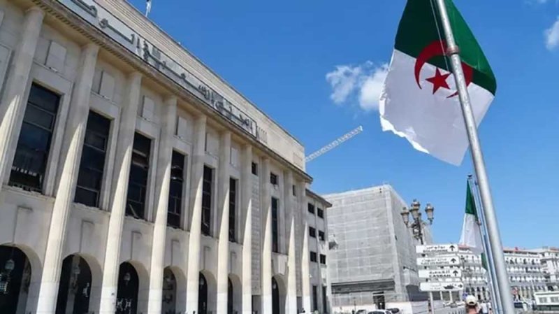 تسجيل 2131 مشروعاً استثمارياً في الجزائر بالربع الأول من 2026