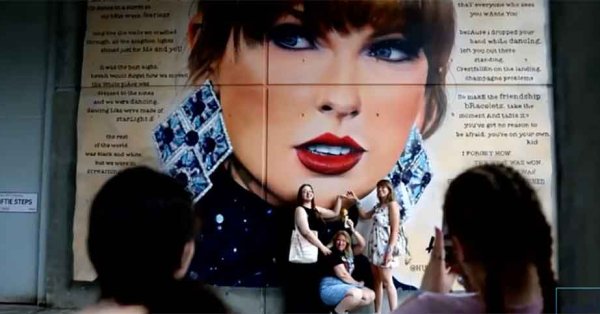 بيل أكمان يقدم عرضاً لشراء 