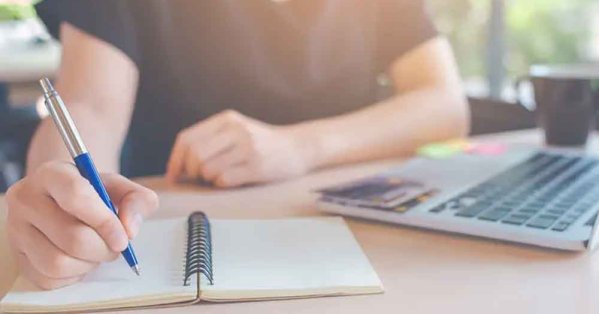 التعبير بالكتابة بشكل أفضل.. ليس خجلاً ولكنه تناغم بين اللغة والفكر