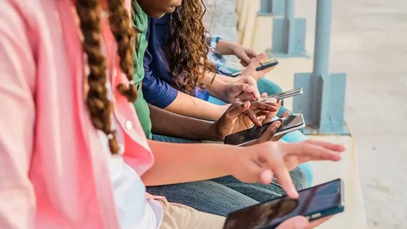 إطلاق أول شريحة محمول للأطفال في مصر بكود سري وتحكم أبوي